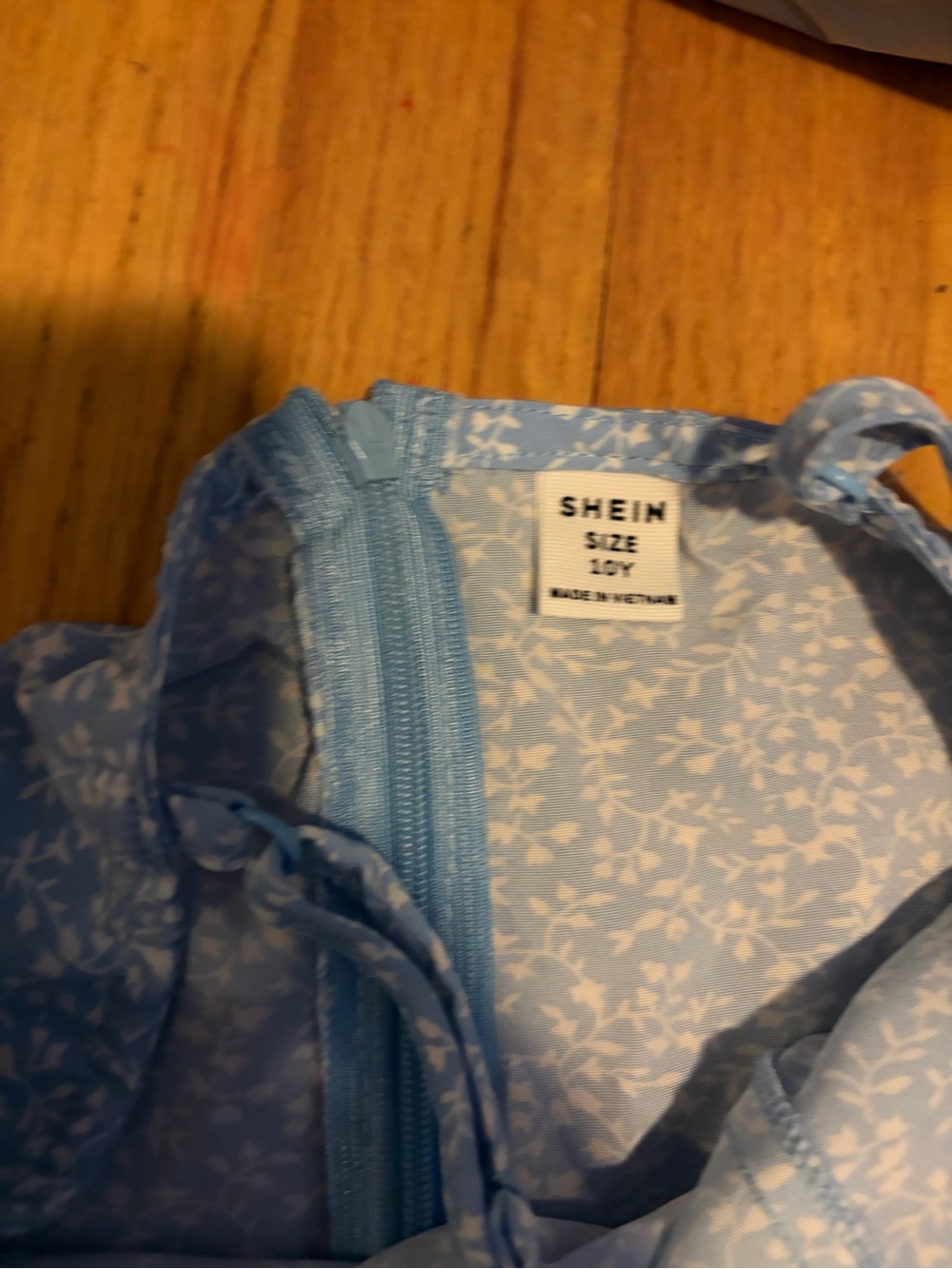 Shein dress - Picture 3 of 4